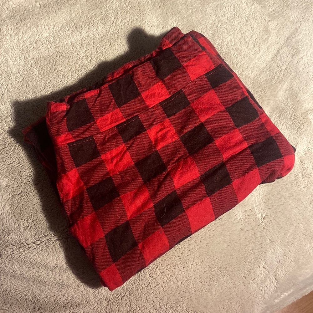 Black and Red pijama pants, soft light weight, size large, very comfortable